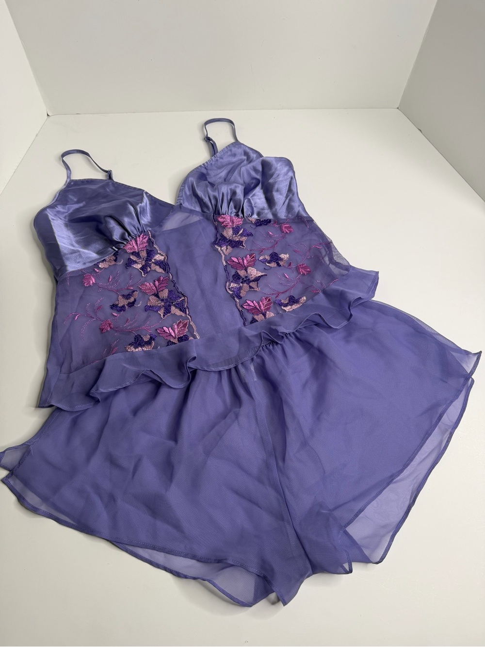 NWOT Frederick's of Hollywood Lavender Mesh Embroidered Lingerie Set. Sz M